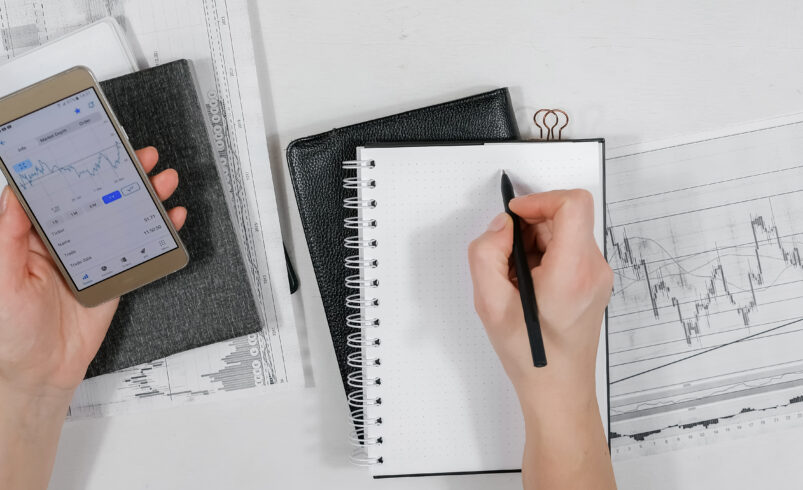 Simple Ways To Track Expenses And Improve Money Habits